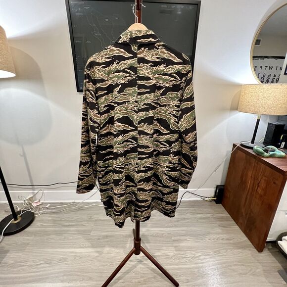 Stussy - Tiger Camo Seersucker Mac (#115347)  - Black, Green - Picture 2 of 7